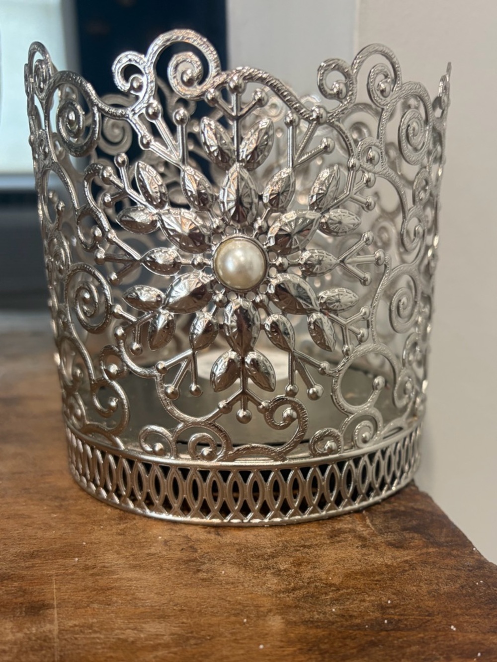 Silver Decorative Yankee Candle Holder with Pearl Accent